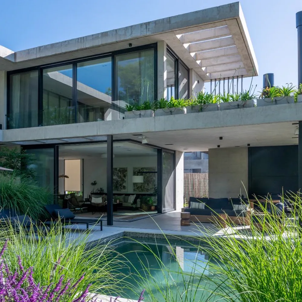 Terraza con living abierto al parque